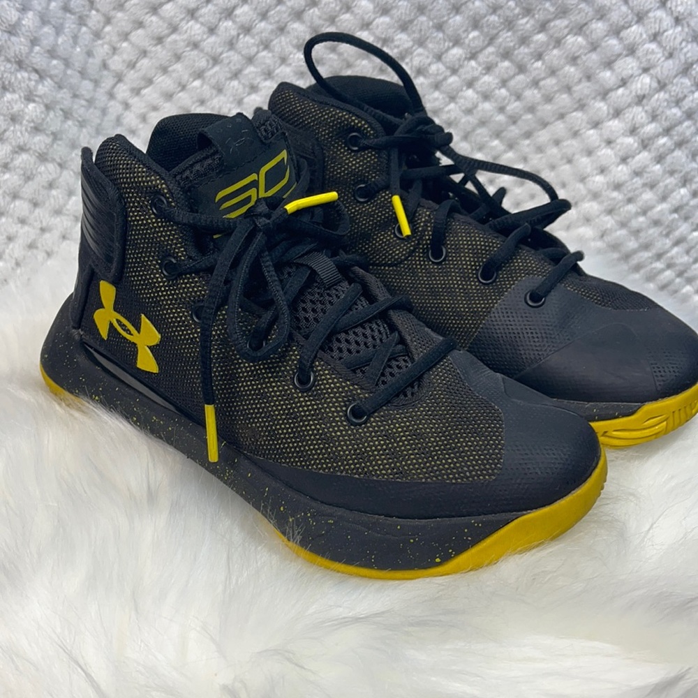 Under Armour Boy Sneakers Yellow Black 1.5